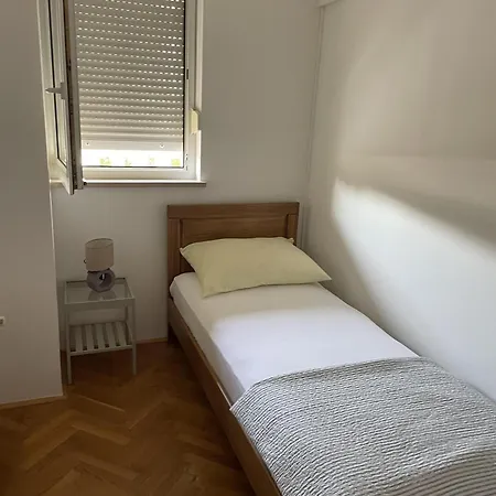 Daire Kinderfreundliches Mit Garten Split