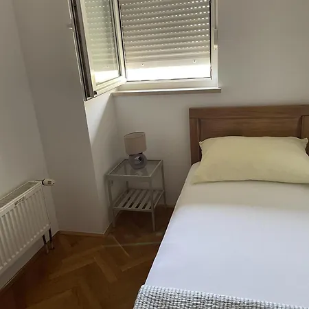 Kinderfreundliches Mit Garten *
